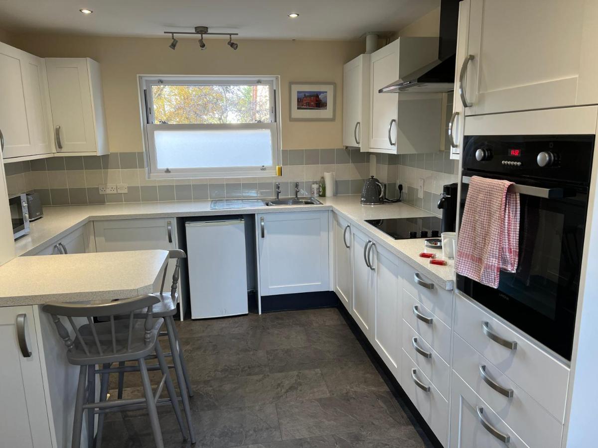 Cosy Hillside Annex Apartment Stanwick  ภายนอก รูปภาพ