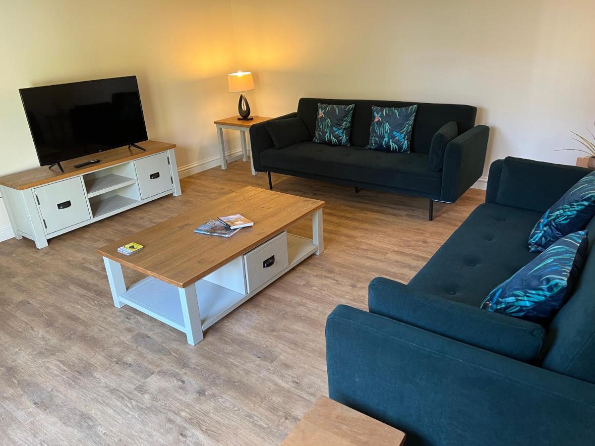 Cosy Hillside Annex Apartment Stanwick  ภายนอก รูปภาพ