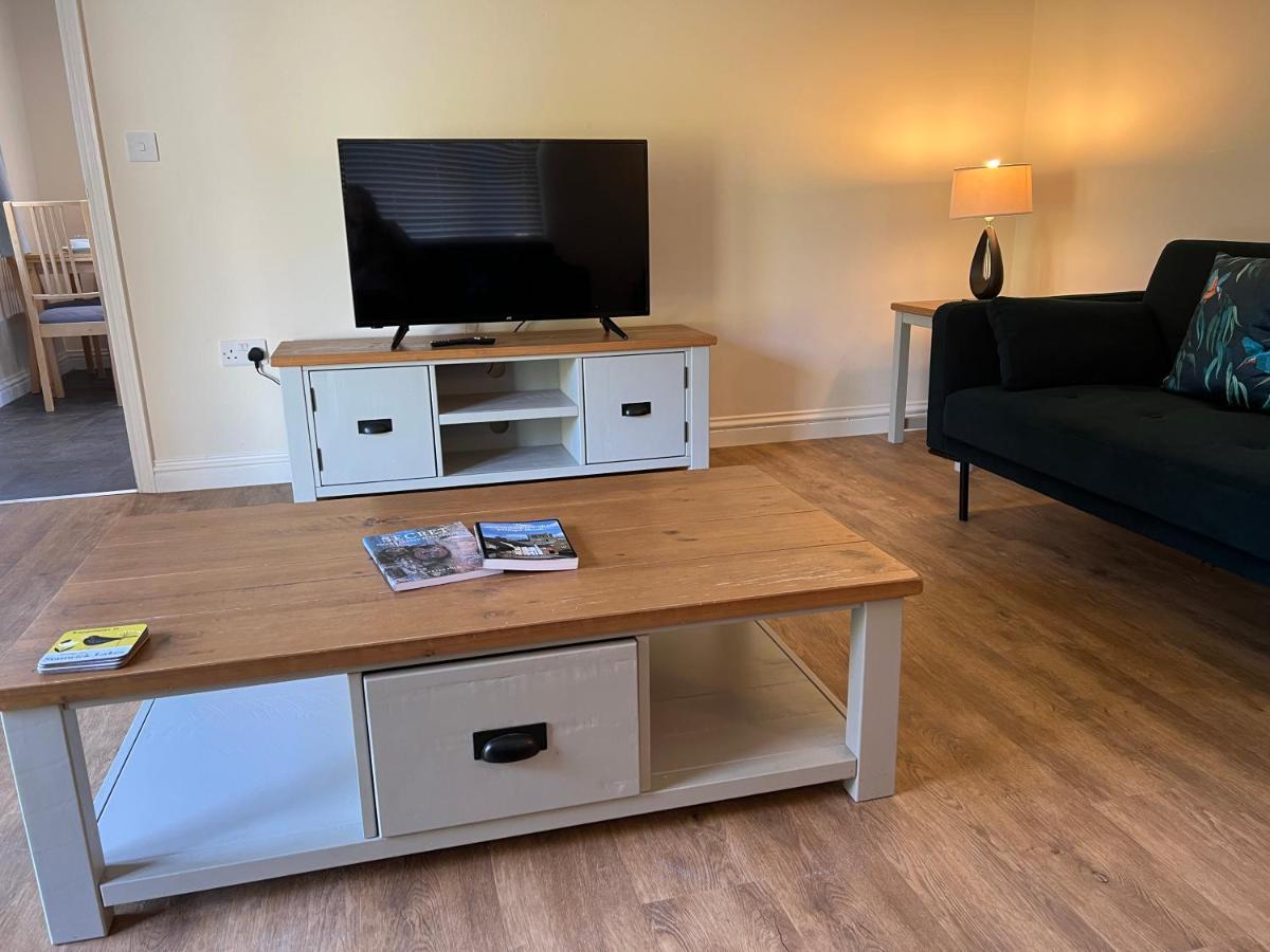 Cosy Hillside Annex Apartment Stanwick  ภายนอก รูปภาพ